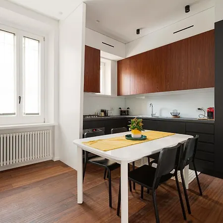 Modern & Comfortable Flat - Near Station Lejlighed *
