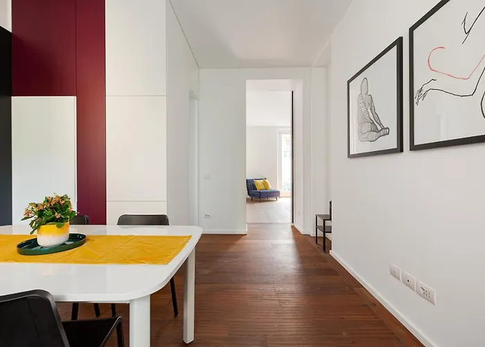 Guesthost - Modern & Comfortable Flat - Near Station Apartmán