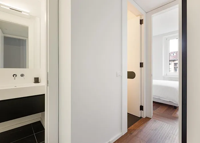 Guesthost - Modern & Comfortable Flat - Near Station Apartmán *